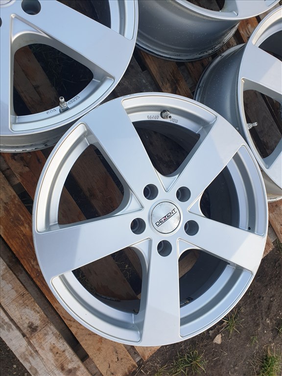 17" 5x115 Dezent TD 3. kép