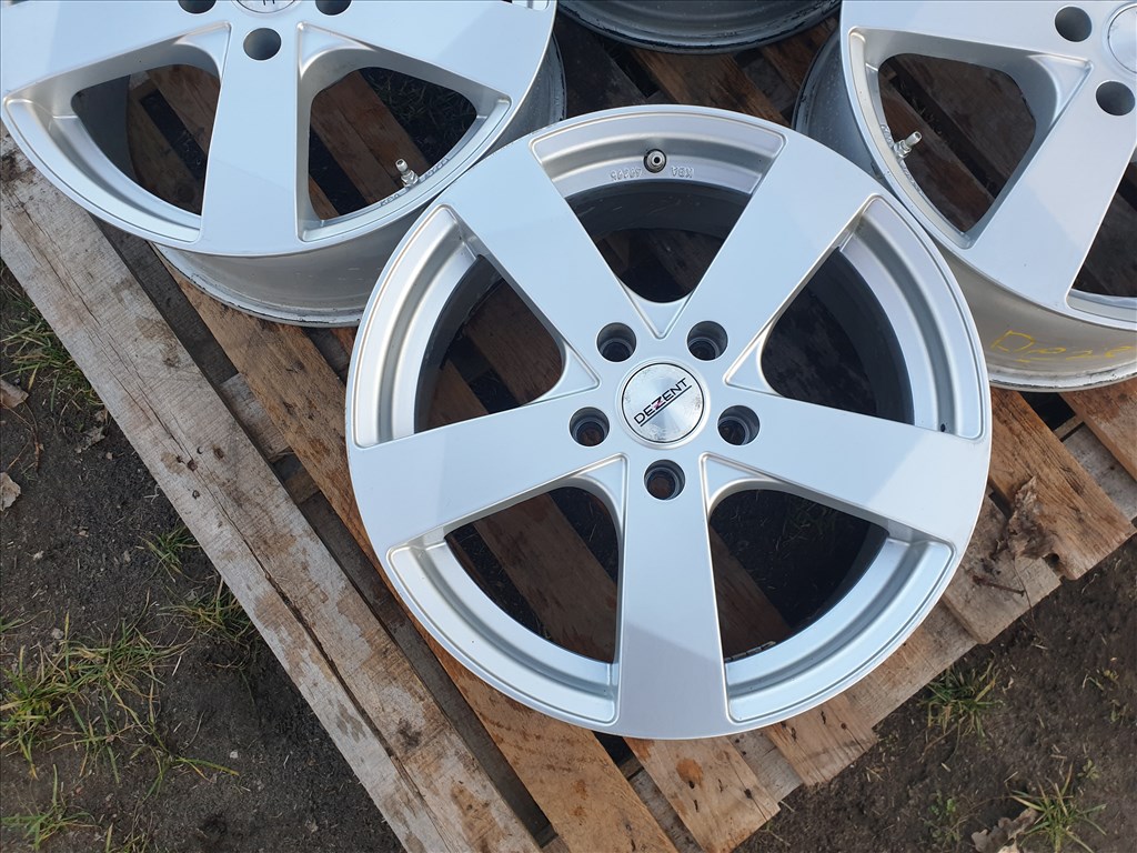 17" 5x115 Dezent TD 4. kép