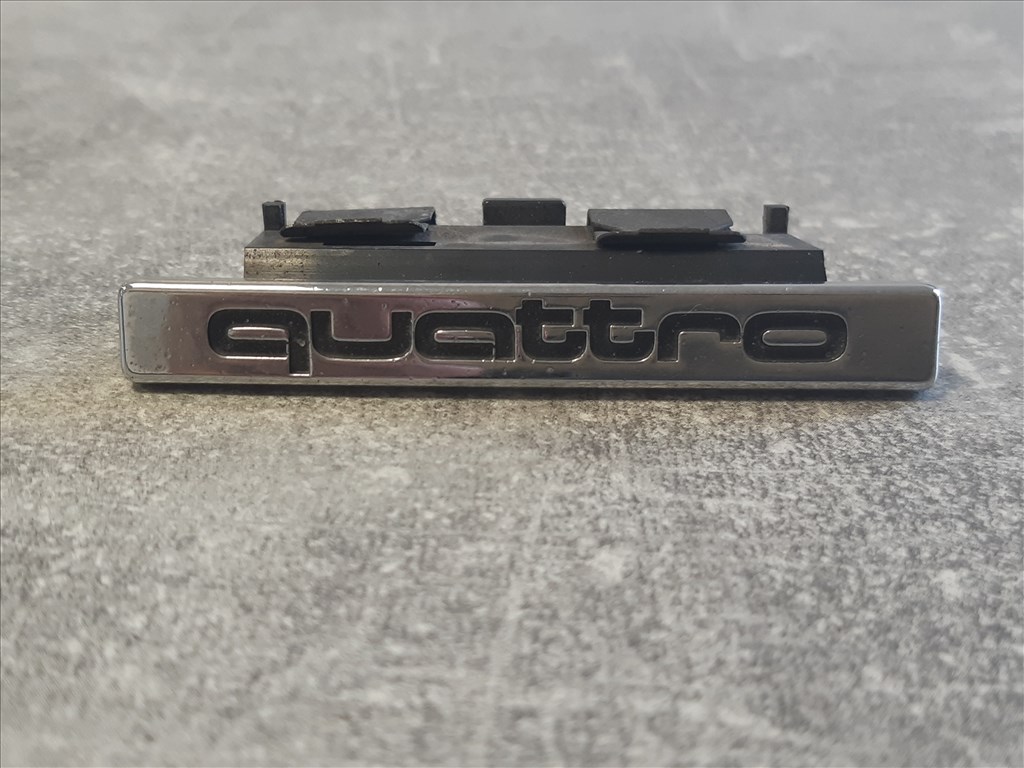 Audi QUATRO embléma (A3 A4 A5 A6 A7 Q7 Q8 stb.) 8h08537372zz 4g0853736e 2. kép