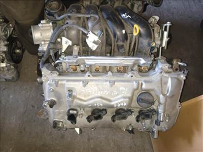 Eladó Toyota Auris fűzött blokk hengerfejjel 1ZR