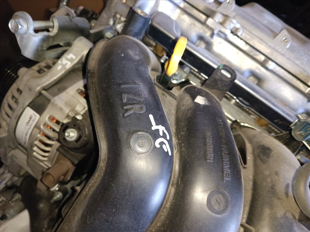 Eladó Toyota Auris fűzött blokk hengerfejjel 1ZR 5. kép