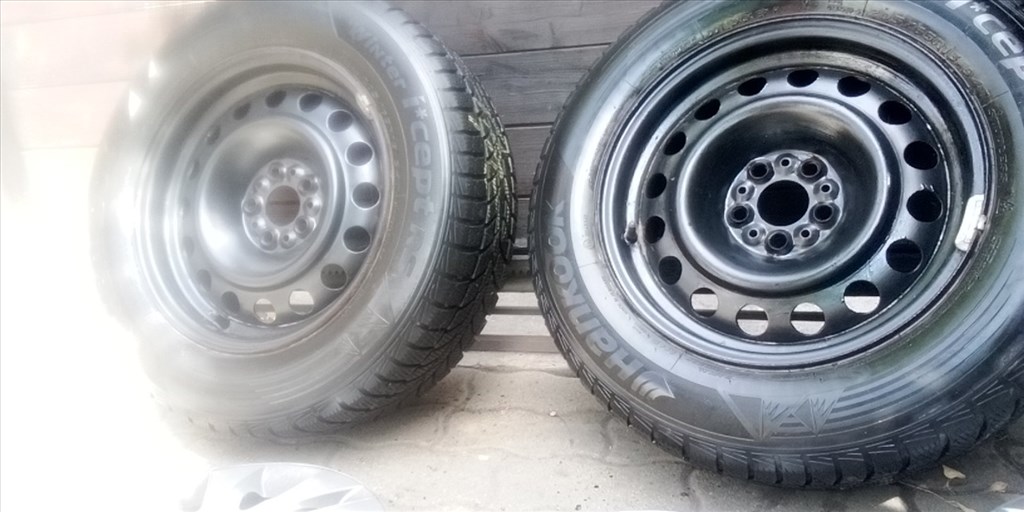  5x98 lyukosztású 15" használt lemezfelni, rajta 205/65 téli gumi gumi jumpy expert scudo dobló 4. kép