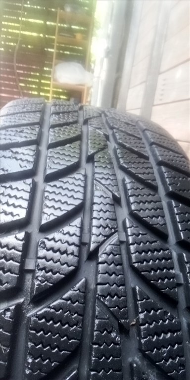  5x98 lyukosztású 15" használt lemezfelni, rajta 205/65 téli gumi gumi jumpy expert scudo dobló 5. kép