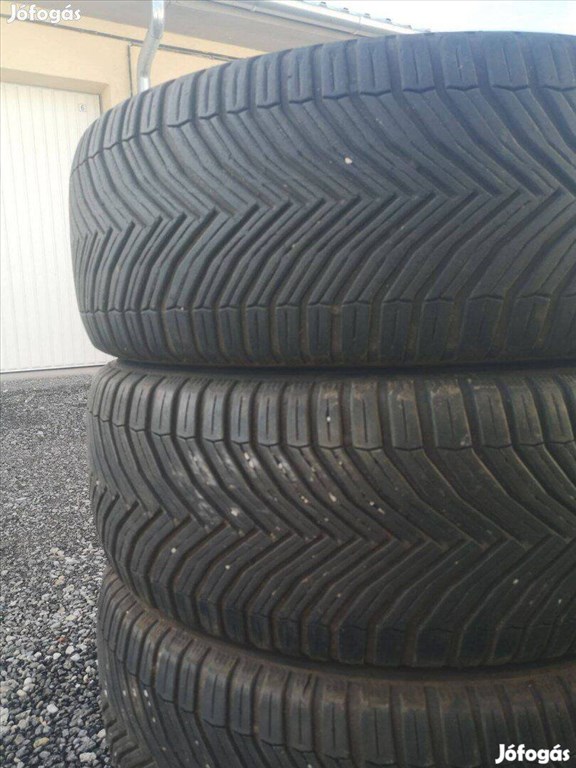  225/5519" 80e/4db Michelin négyévszakos gumi gumi 4. kép