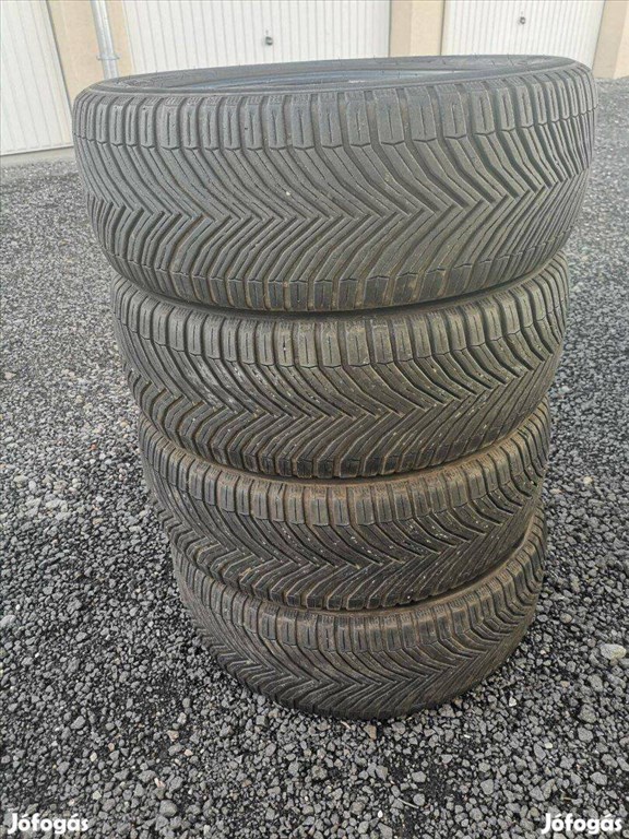  225/5519" 80e/4db Michelin négyévszakos gumi gumi 9. kép