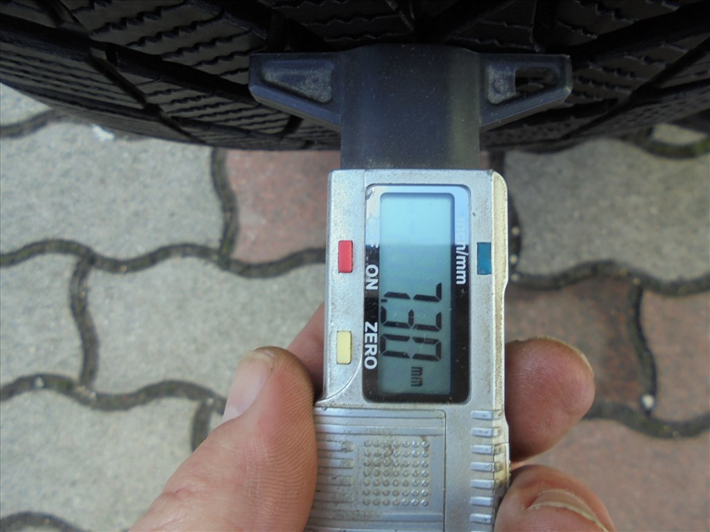 235/55 R 17-es 2021-es Semperit újszerű téli gumi pár eladó 3. kép