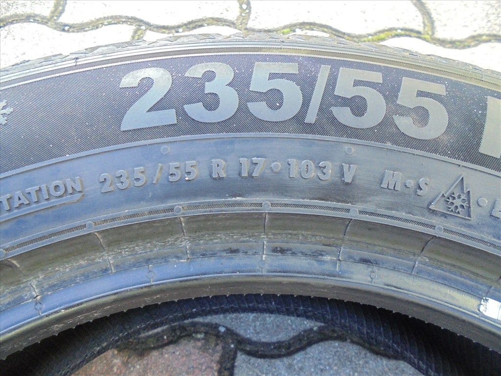 235/55 R 17-es 2021-es Semperit újszerű téli gumi pár eladó 5. kép