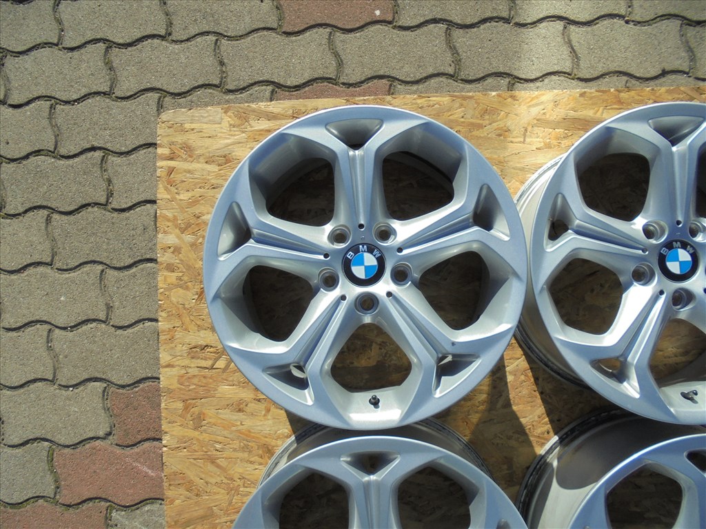 18-as újszerű BMW gyári alufelni eladó 2. kép