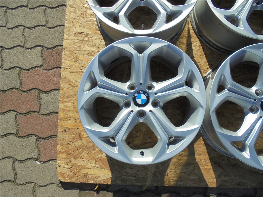 18-as újszerű BMW gyári alufelni eladó 3. kép