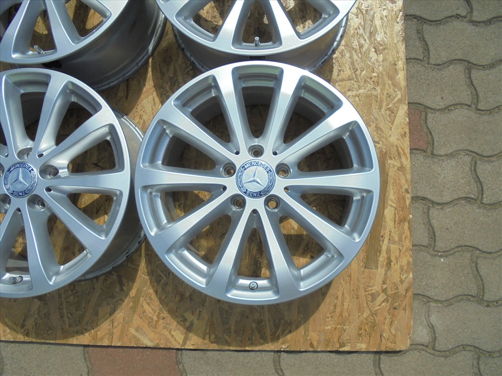 17-es gyári Mercedes alufelni + szenzor mint az új eladó 5. kép