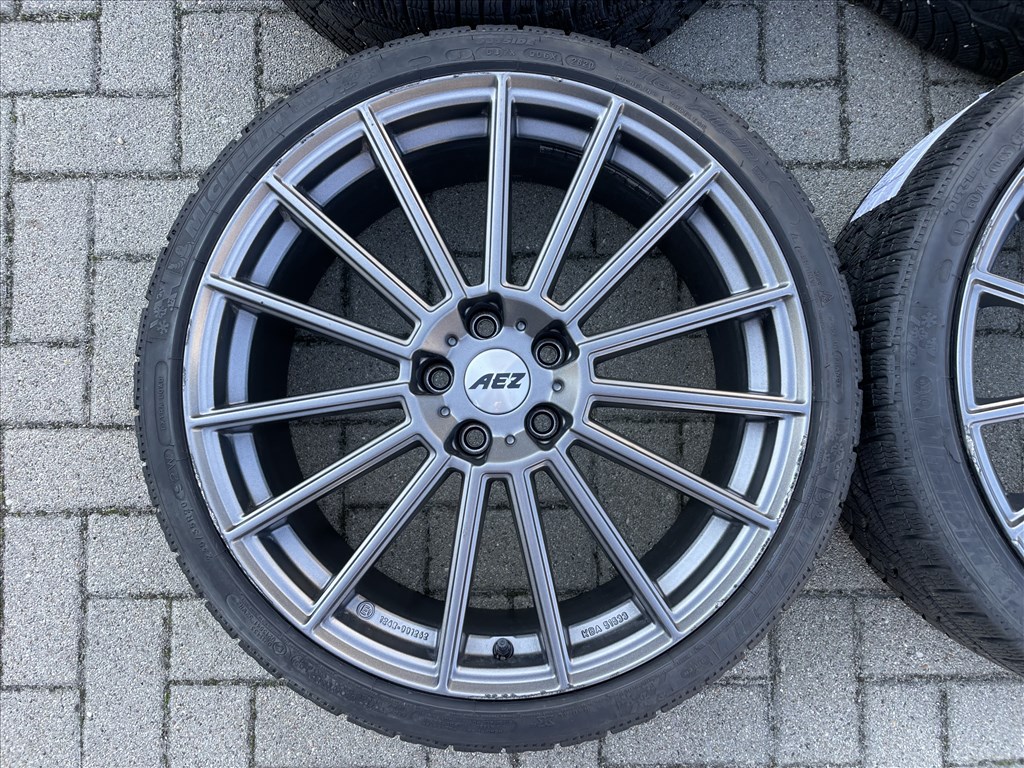 TESLA Model 3 20” AEZ Steam Graphite matt téli alufelni szett ELADó! 2. kép