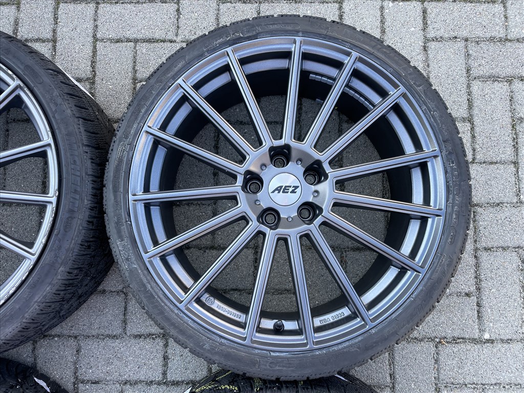 TESLA Model 3 20” AEZ Steam Graphite matt téli alufelni szett ELADó! 4. kép
