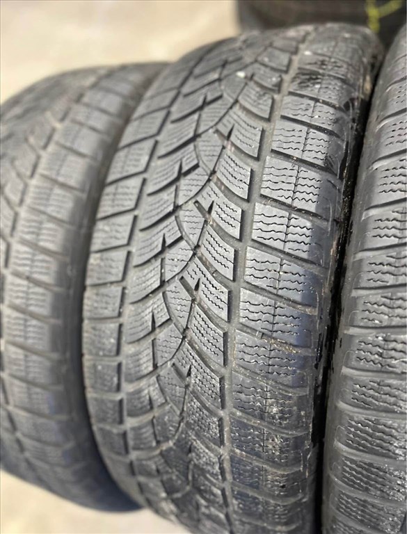  225/5518" Goodyear téli gumi 225/55R18, 225/55 R18 , 4db 2. kép