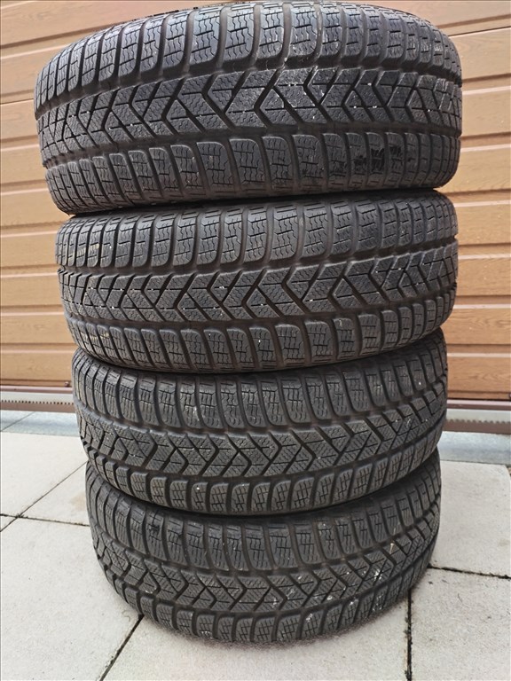  205/5517" újszerű Pirelli téli gumi garnitura 2022.13.hét 1. kép