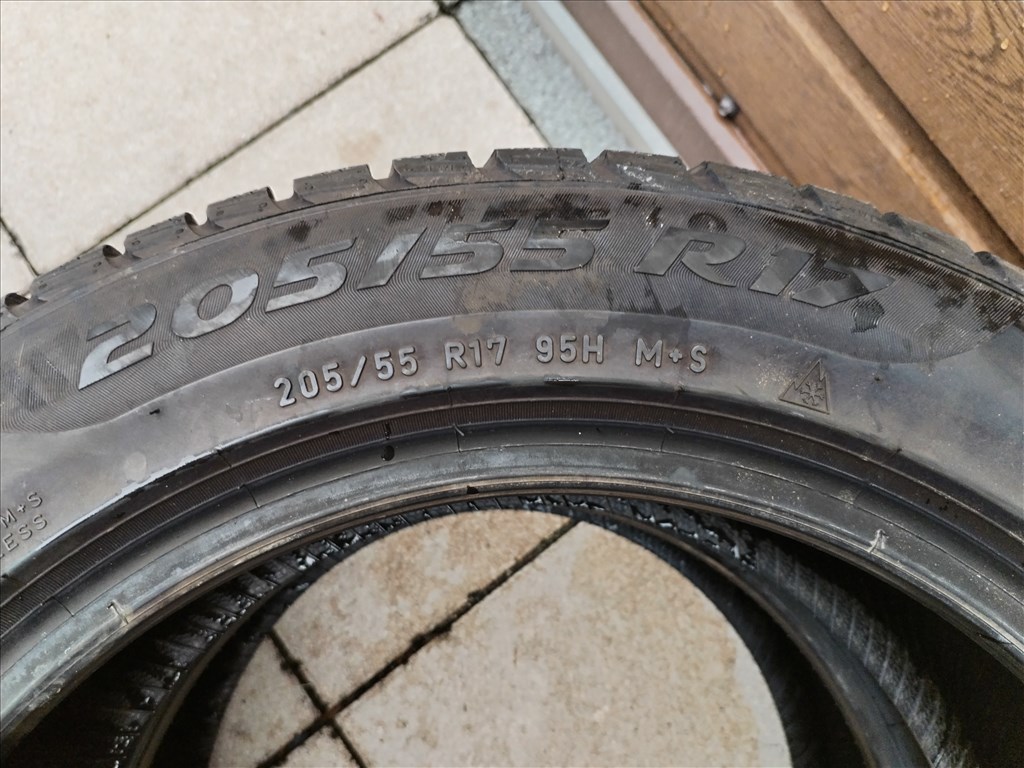  205/5517" újszerű Pirelli téli gumi garnitura 2022.13.hét 3. kép