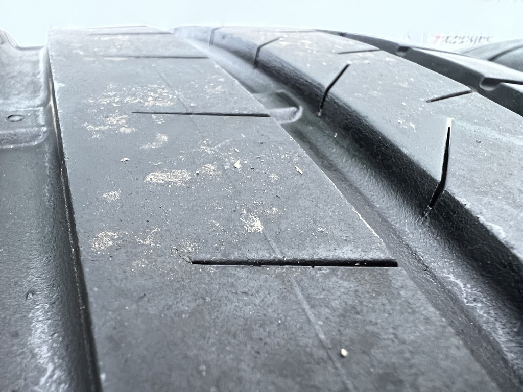 285/35 R22 Bridgestone Turanza T005 nyári gumi 5-6mm 4. kép