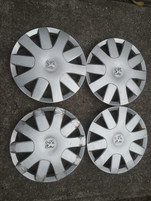 Eladó gyári dísztárcsák ! 1. kép