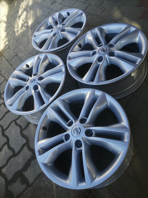  5x114,3 Nissan Qashqai, Leaf, X-Trail 17" gyári alufelni 1. kép
