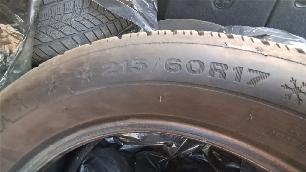  215/6017" használt Dunlop téli gumi gumi 3. kép