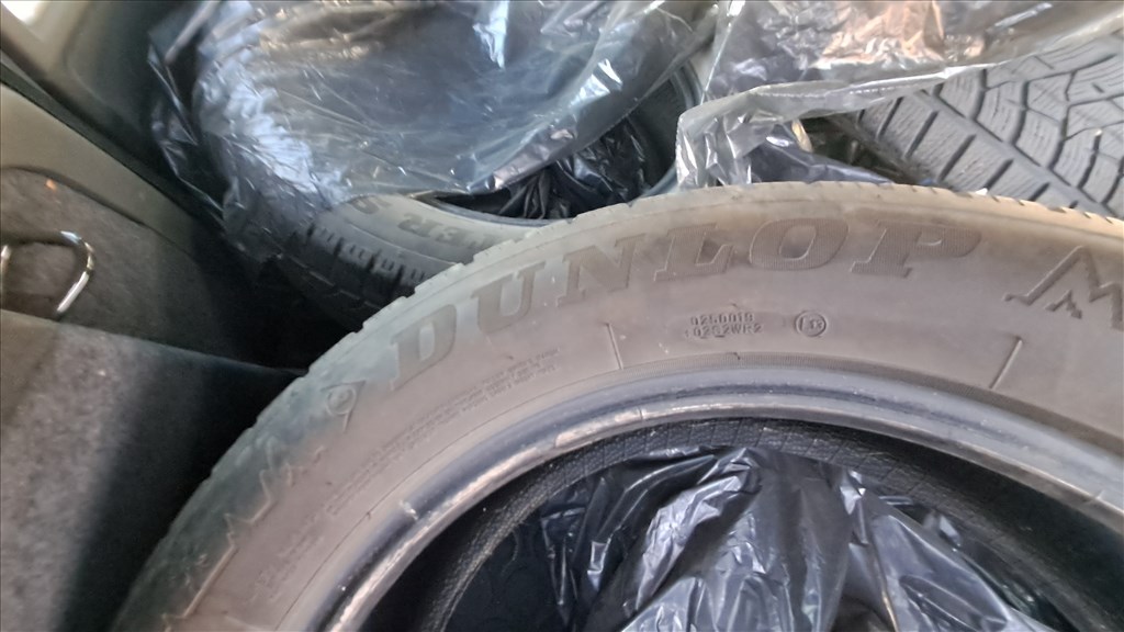  215/6017" használt Dunlop téli gumi gumi 4. kép