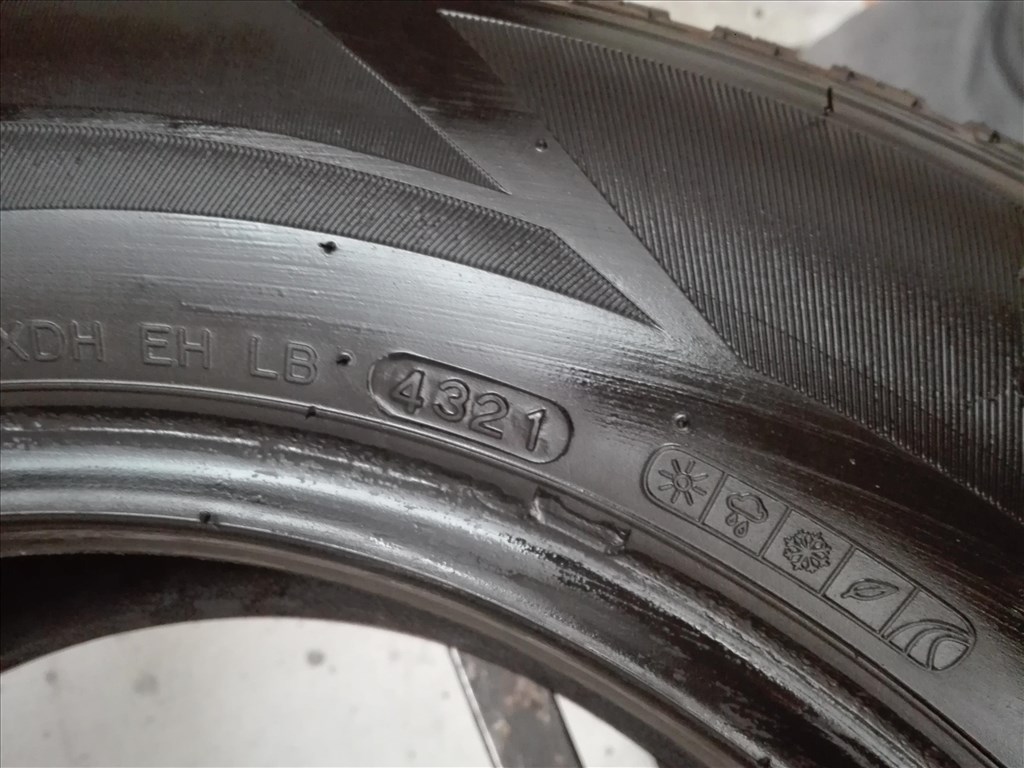195/65R15 Laufenn négyévszakos gumi 2db 195/65 r15 7. kép