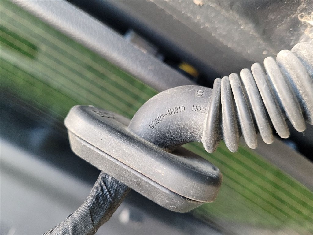 KIA CEED Csomagtérajtó (Részeivel) 919811H010 e2043r00351 8. kép