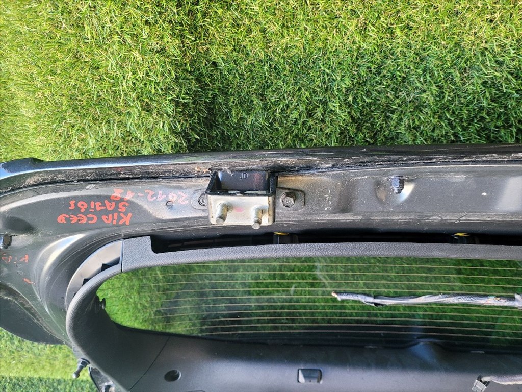 KIA CEED Csomagtérajtó (Részeivel) 919811H010 e2043r00351 12. kép