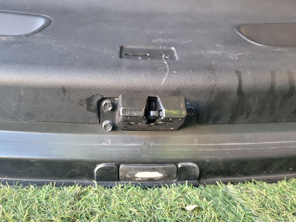 KIA CEED Csomagtérajtó (Részeivel) 919811H010 e2043r00351 17. kép