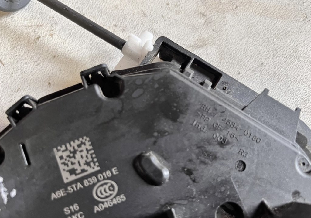 Skoda Fabia III, Skoda Octavia III jobb hátsó ajtózár 5ta839016e 5TA839016E 2. kép