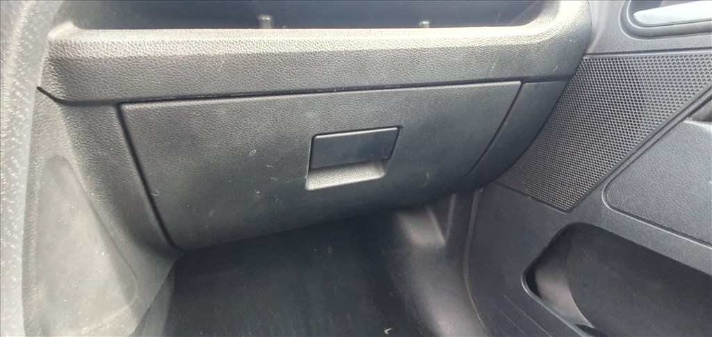 Ford Fusion kesztyűtartó  1. kép