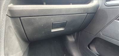 Ford Fusion kesztyűtartó 