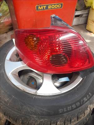 Peugeot 206 bal hátsó lámpa foglalattal