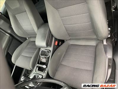 Ford S-Max üléssor ülésfűtéssel: 5-fős /  igény esetén 7-fős 