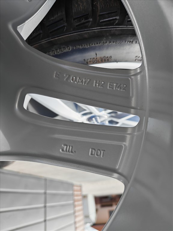  17" 5x112 Audi gyári alufelni szett téligumikkal! 5. kép