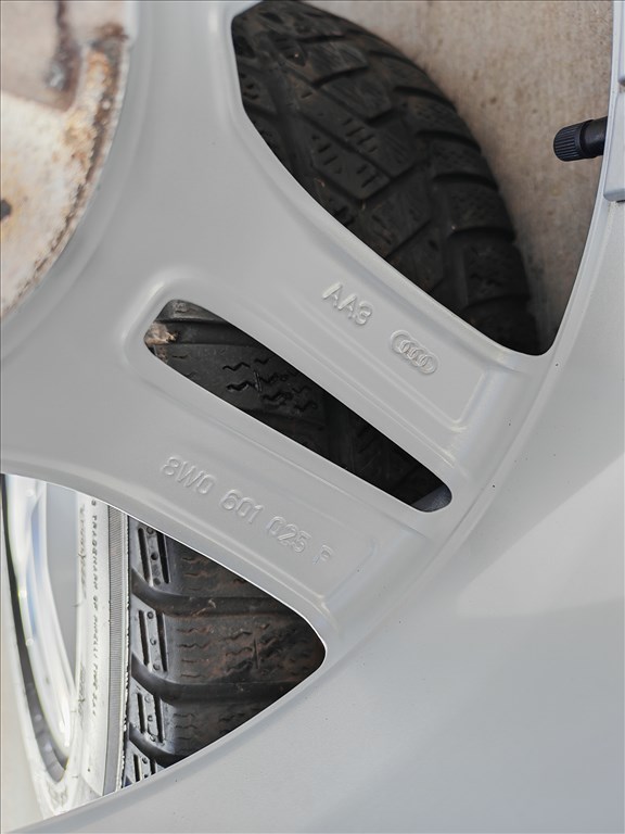  17" 5x112 Audi gyári alufelni szett téligumikkal! 7. kép