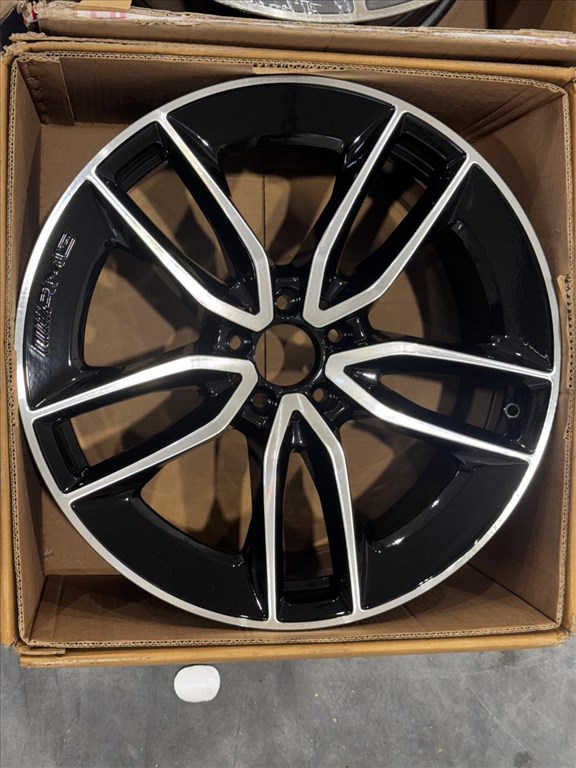 R20 Original mercedes 9J ET28 - A257 401 2200 / A2574012200 1db felni alufelni 1. kép