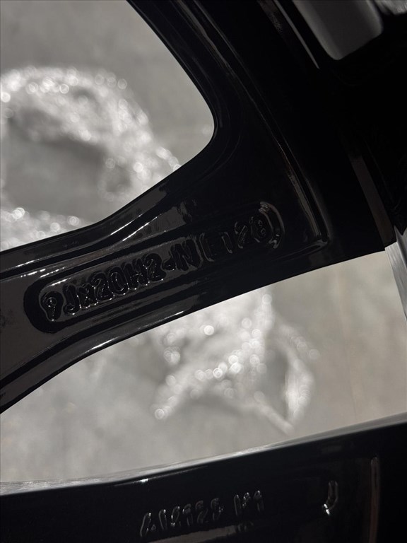 R20 Original mercedes 9J ET28 - A257 401 2200 / A2574012200 1db felni alufelni 11. kép