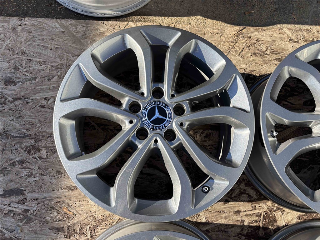 Mercedes W205 17" 5x112 gyári alufelni eladó 17 coll A B C CLA 3. kép