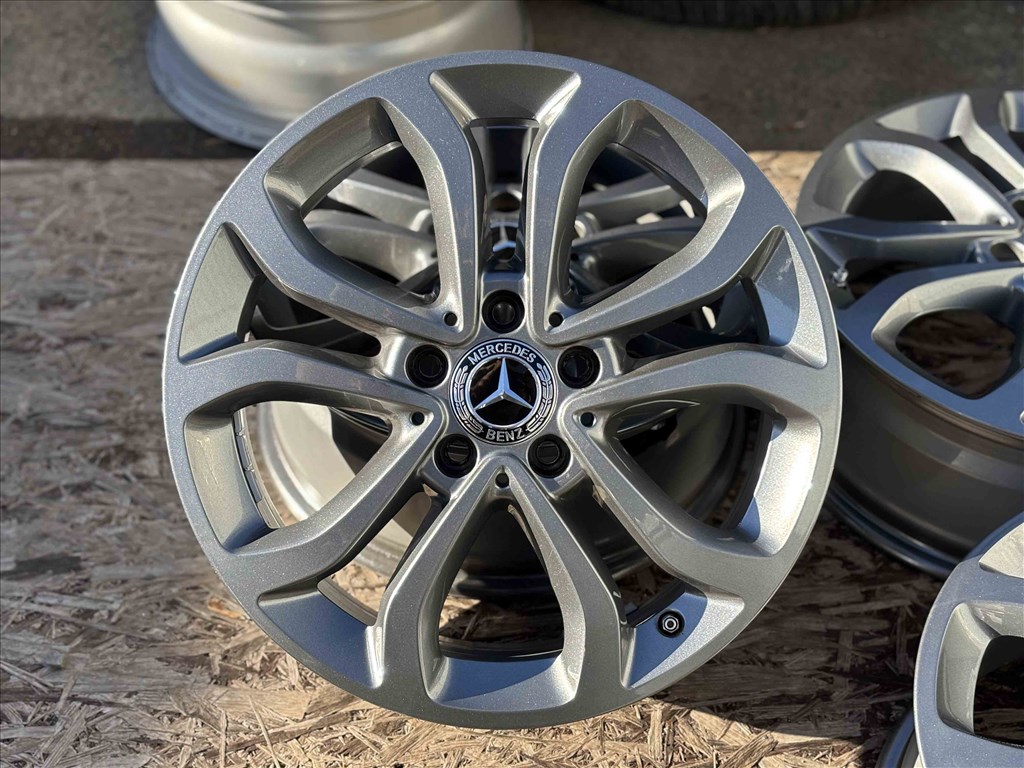 Mercedes W205 17" 5x112 gyári alufelni eladó 17 coll A B C CLA 7. kép