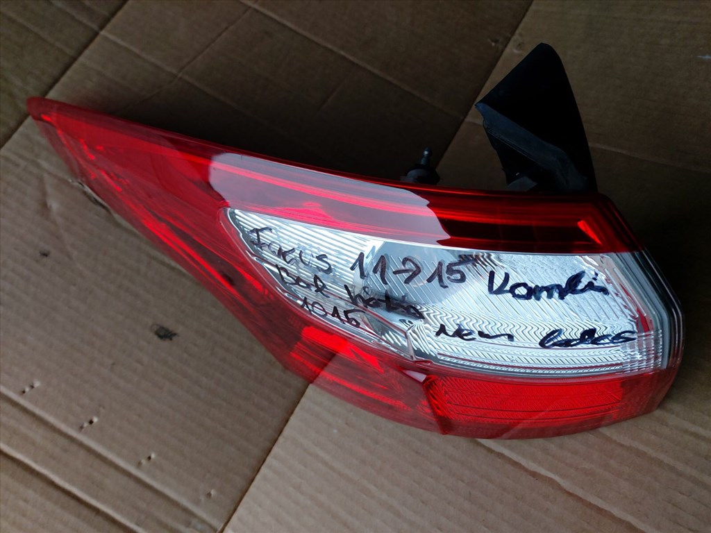 Ford Focus Mk3 kombi (nem ledes) bal hátsó lámpa (2011-2015)  1. kép