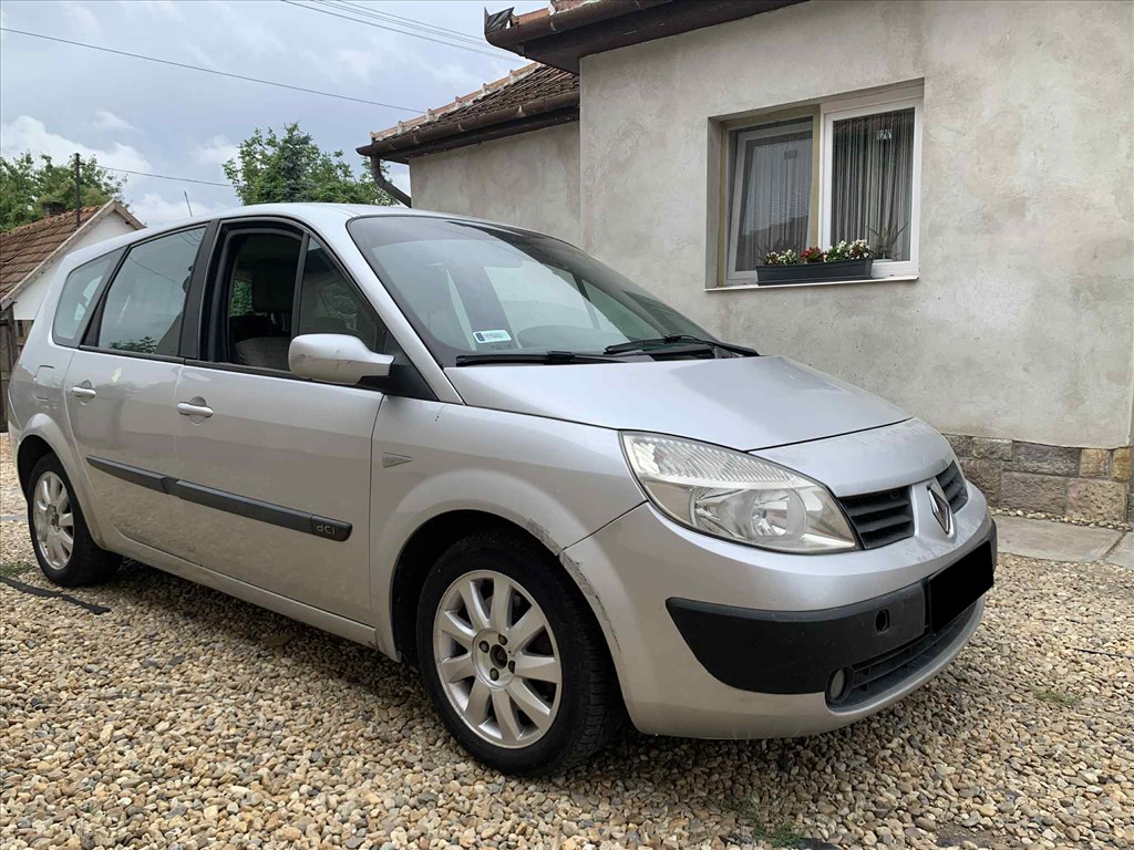 Renault Scénic II bontott alkatrészei vagy egyben bontásra eladó 1. kép