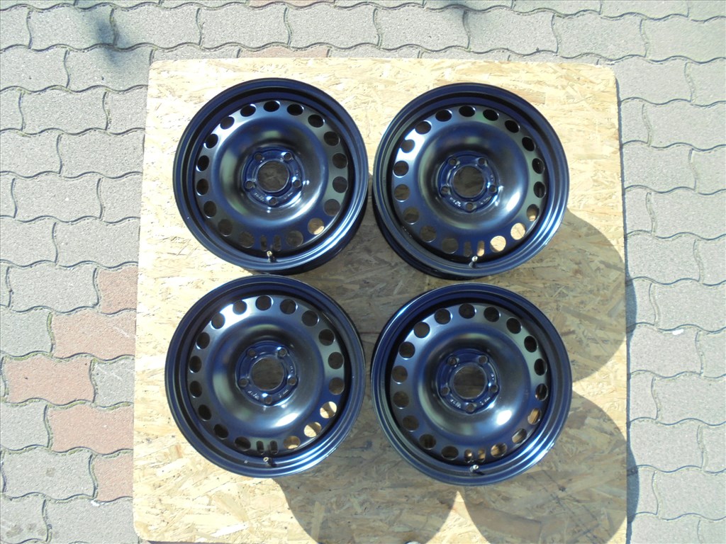 Új 16-os lemezfelni Opelre eladó 1. kép