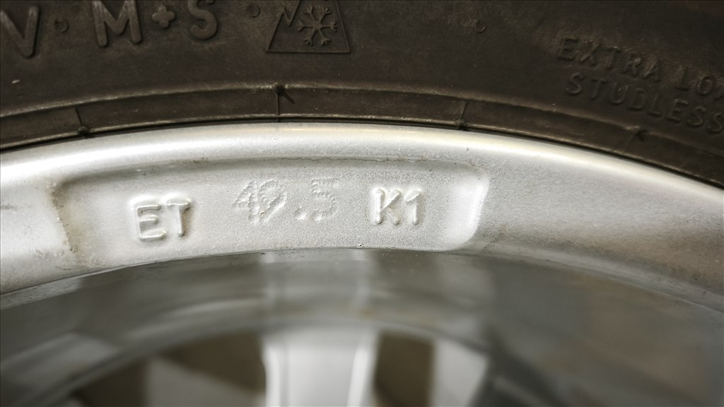 Hyundai-Kia 19-es téli szett, 5x114.3- 235/55R19 7. kép