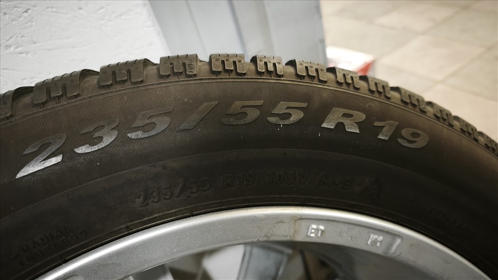 Hyundai-Kia 19-es téli szett, 5x114.3- 235/55R19 9. kép
