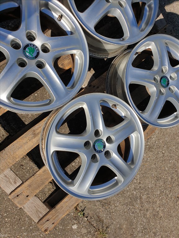 15" 5x100 Skoda Octavia I 3. kép