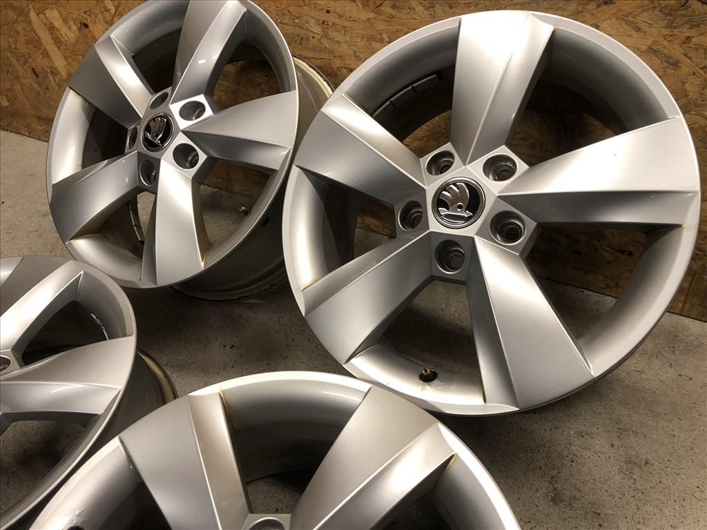 16 colos gyári Skoda alufelni 5x112 Karoq 16 col 5x112 4. kép