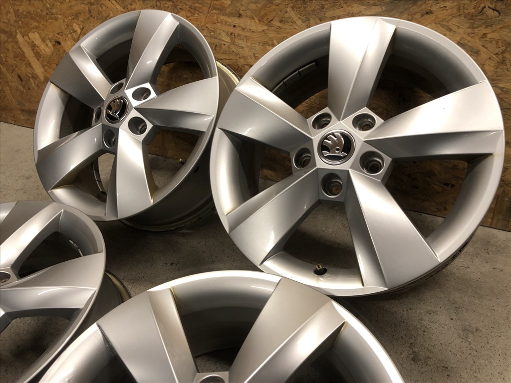 16 colos gyári Skoda alufelni 5x112 Karoq 16 col 5x112 5. kép