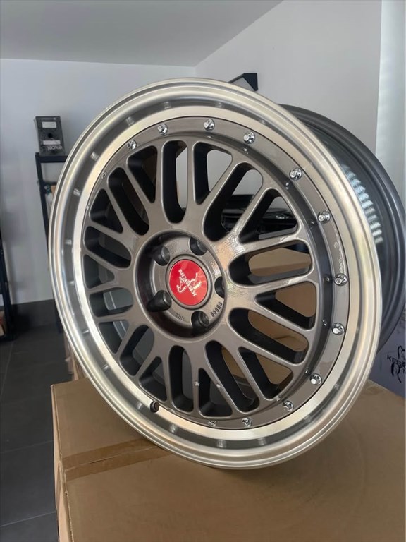  Keskin Kt 22 gyári alufelni 18” 2. kép