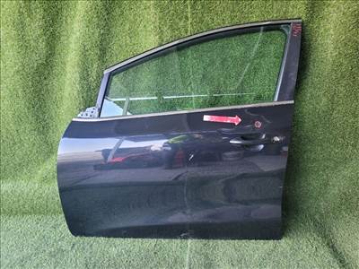 KIA CEED Jobb első Ajtó (Részeivel) 82470A2301 e243r001167