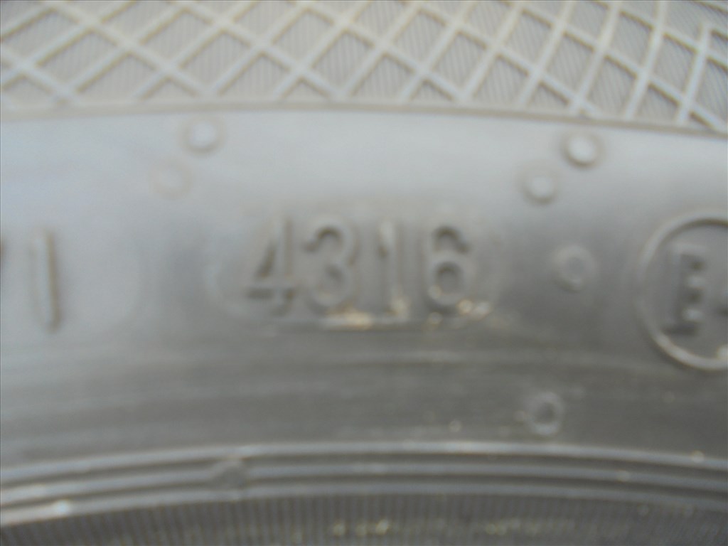 225/55 R 17-es Continental téli gumi eladó 6. kép